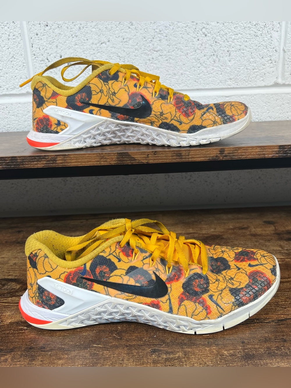 Nike Sneakers Metcon 4 XD Premium Floral Print Gold CD3473-700 Women's 9